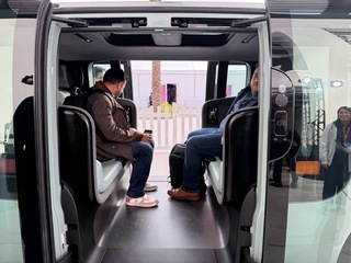 直擊亞馬遜無人計程車　AI想左轉要考慮數十億種路況