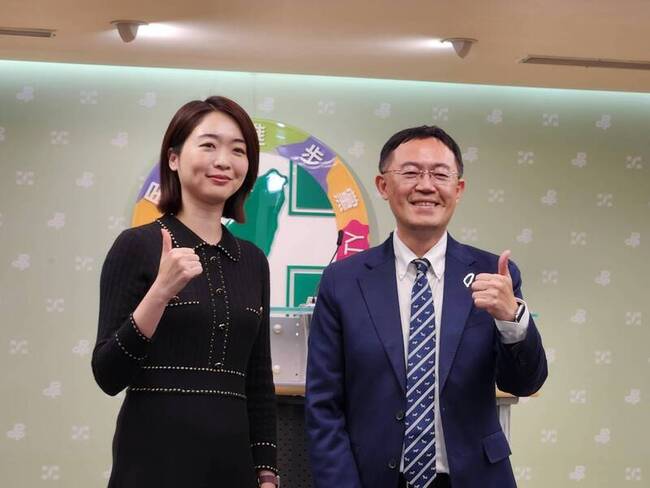 備戰2026卓冠廷戴瑋姍辭黨職　李坤城接民進黨發言人 | 華視新聞