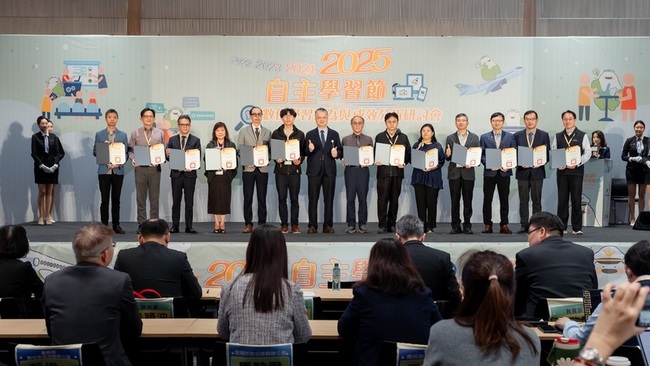 教育部因材網AI學習夥伴　累積超過75萬名師生使用 | 華視新聞