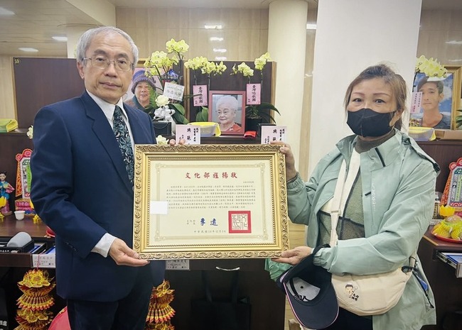 說唱藝術保存者陳寶貴辭世　文化部頒贈旌揚狀 | 華視新聞