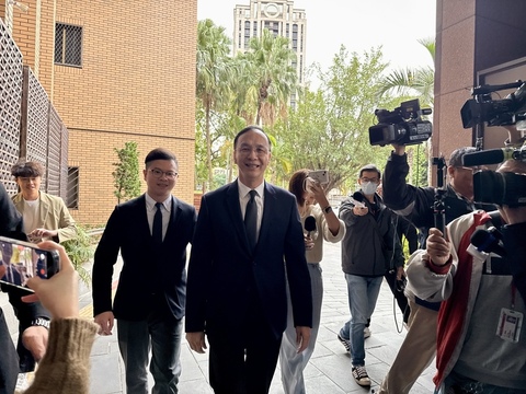 涉違集遊法遭北檢約談　朱立倫、楊智伃請回