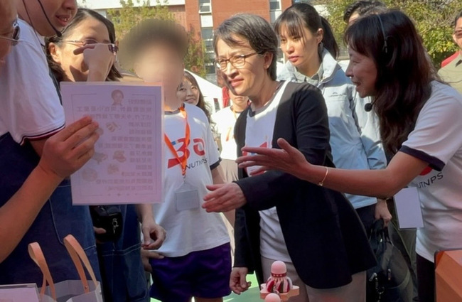 出席母校南大附小校慶　蕭副總統勉學生快樂學習 | 華視新聞