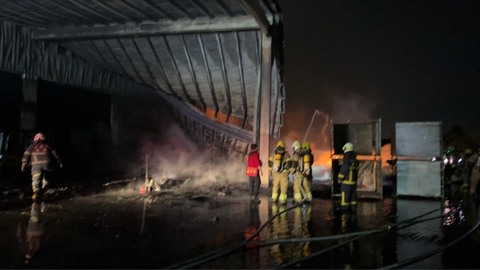 台南市南區某倉庫火警 1小時內滅火無人傷亡