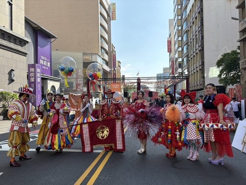 台南林百貨摩登大遊行登場 府城冬天熱力引爆