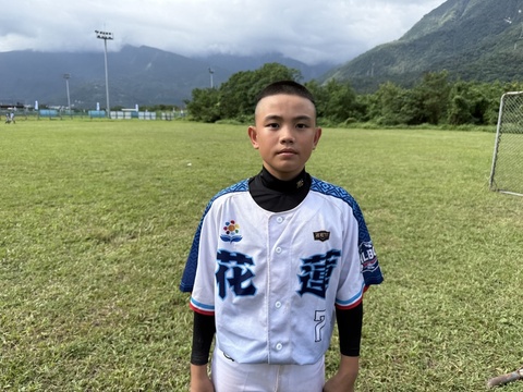 林諾凡臂力出色有好捕手特質 威力盃助花蓮藍晉級