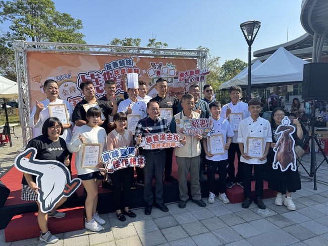 金牌燒鵝爭霸賽登場　11人競技展演功夫征服味蕾 | 華視新聞