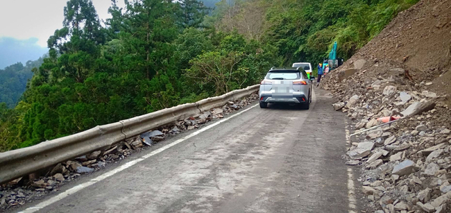 太平山聯外道路邊坡崩塌搶通　園區8日上午8時開園 | 華視新聞