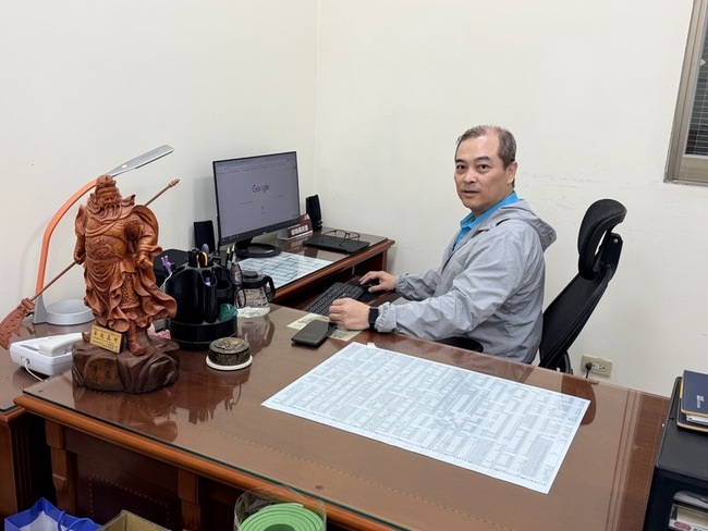 退休師連撞4車釀2傷遭收押  南投警見義勇為阻肇逃 | 華視新聞