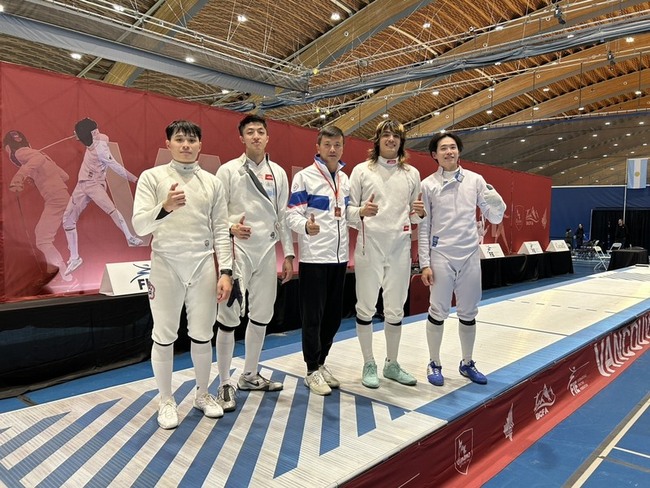 台灣男子銳劍團體闖世界盃4強　寫隊史新猷 | 華視新聞