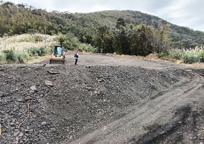 新北三峽山區違規棄廢瀝青 營造商3人羈押禁見 | 華視新聞