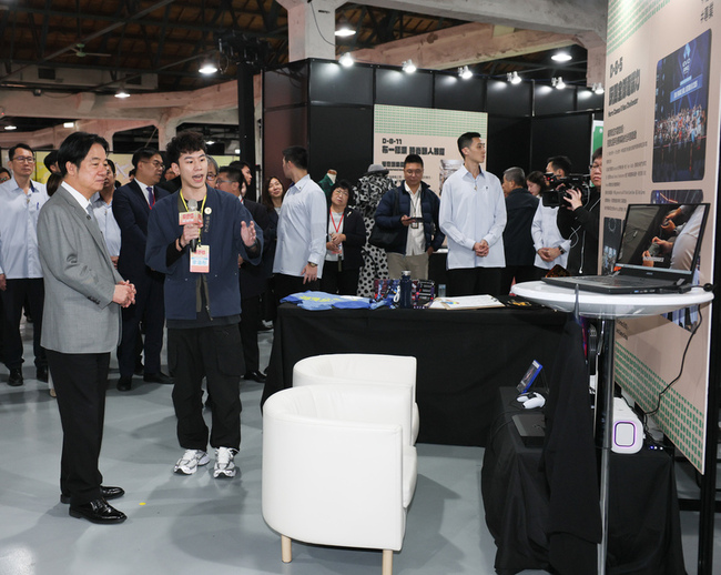 青年與總統分享海外圓夢旅程　把世界經驗帶回台灣 | 華視新聞