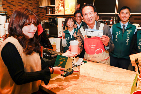 林俊憲推台南機場觀光 奇美食品響應憑機票贈咖啡