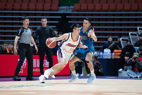 PLG盧峻翔飆20分、7助攻 率領航猿奪開季3連勝