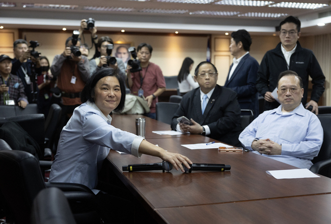 助理費除罪化修法爭議　助理工會拜會陳玉珍當面溝通 | 華視新聞