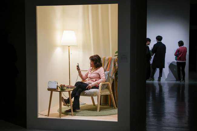 媽媽入駐北美館展間　致電觀眾反思生命經驗 | 華視新聞