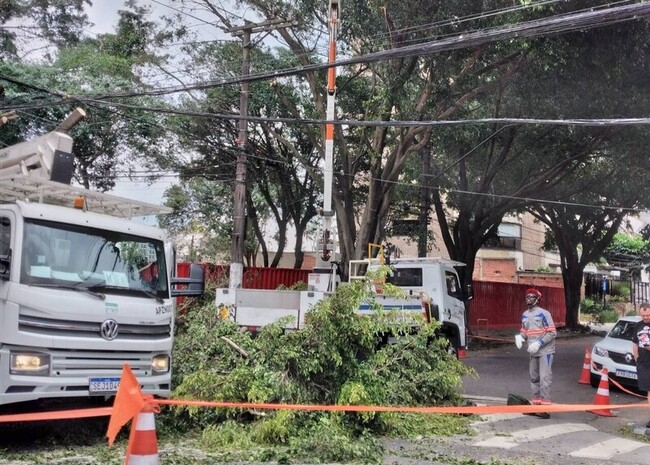 聖保羅強風暴雨釀大停電航班混亂　專家示警危機未解 | 華視新聞