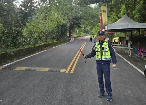 轉彎停等紅燈方向燈不能斷 違者罰1200元以上