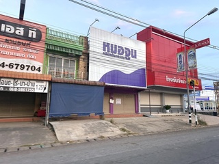 砲火聲中按下暫停鍵　泰國邊境村莊留守家園的人