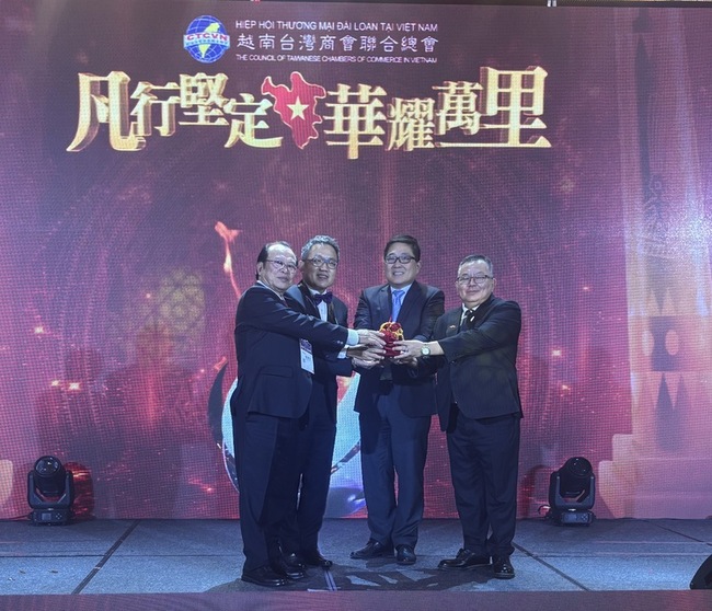 越總總會長交接  駐越南代表讚台商人情成台灣品牌 | 華視新聞