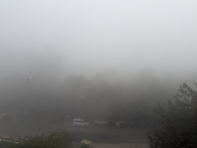 印度德里空污嚴重　能見度趨近於0已60火車誤點 | 華視新聞