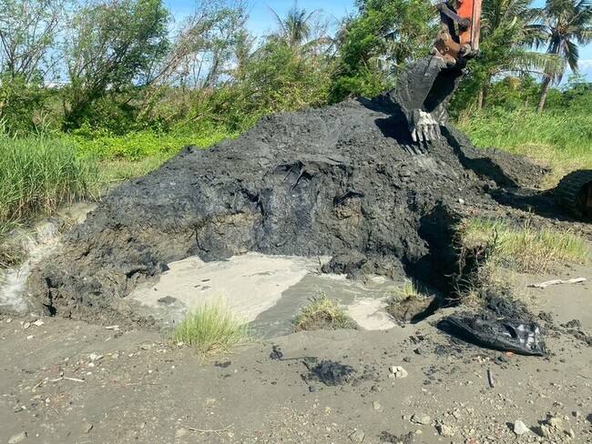 郭信良涉供土地傾倒營建廢棄物 橋檢廢清法追加起訴 | 華視新聞