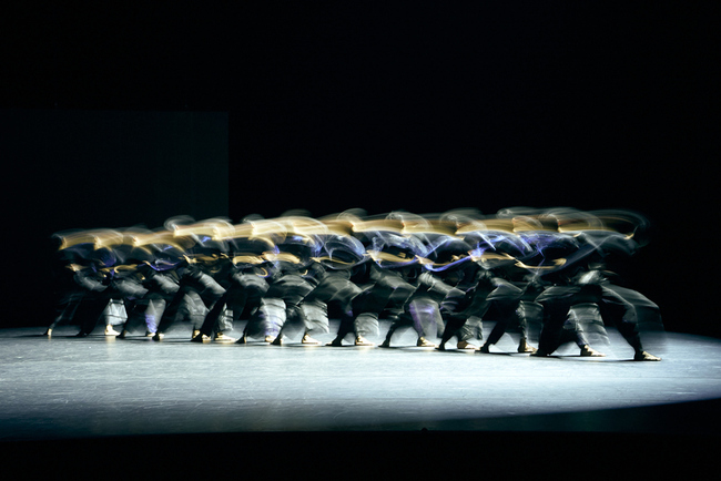 雲門舞集重返日本舞台　鄭宗龍「波」橫濱首演