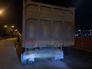 砂石車滿載土石查無清運聯單　警認可疑攔阻防濫倒