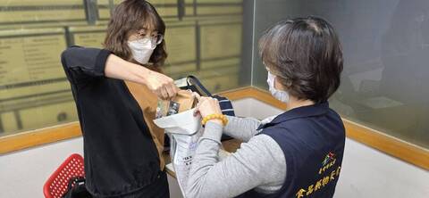 中市府稽查涉假藝伎莊園咖啡 歐客佬全數下架