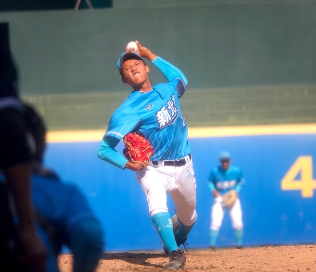 新北U18左投楊辰浩似林昱珉　橫掃球練半個月就上手 | 華視新聞