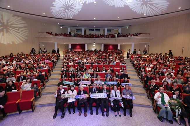 藝術教育終身成就獎　「迎媽祖」版畫家等4人獲選 | 華視新聞