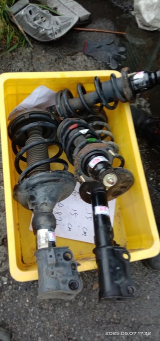 竊汽車避震器插鐵軌　台中男一審遭判2年徒刑