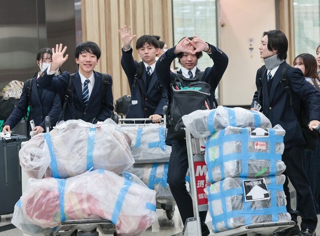 翡翠騎士盼品嘗小籠包　12/18合體橘色惡魔演出 | 華視新聞