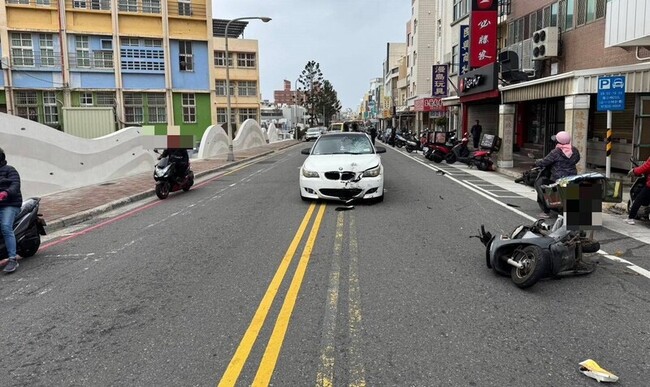 馬公市區車禍　老婦人騎機車遭撞傷重不治 | 華視新聞