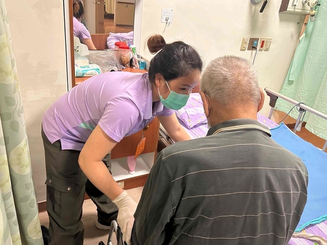 越南移工胡氏鶯耐心勤奮  成功轉任中階技術人員 | 華視新聞