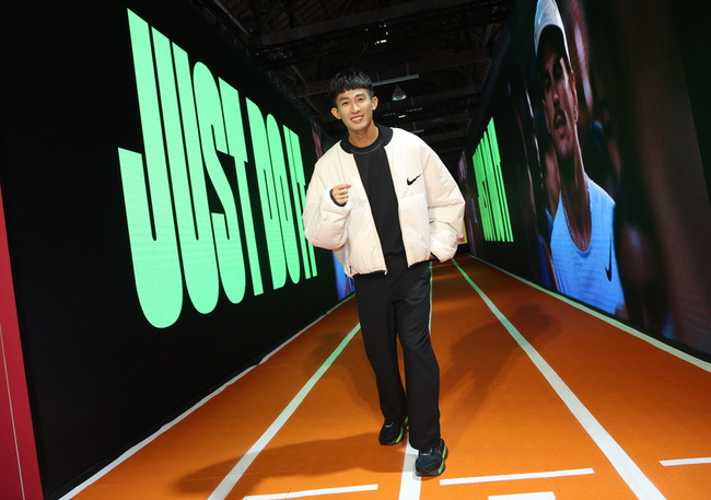 周庭印現身運動科技解密展　盼台北馬連霸國內冠軍 | 華視新聞