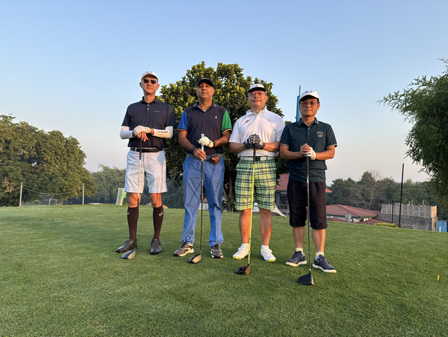 揮出人生最後一桿　家屬帶駐印度副代表返台長眠 | 華視新聞