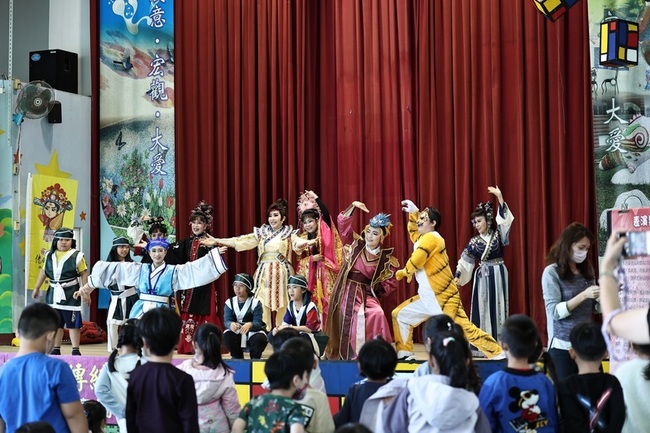 高雄市明義國小推動歌仔戲入校　延續本土文化 | 華視新聞