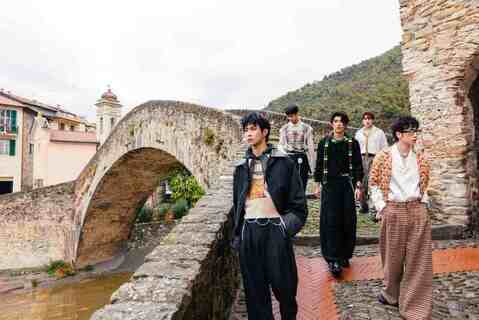 男團FEniX赴南法拍MV　拍攝封面遇雨天卻有小確幸