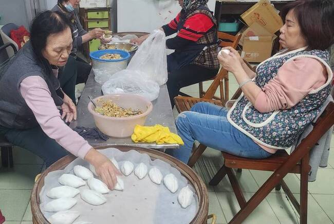 澎湖冬至習俗搓湯圓包菜繭　傳承好味道 | 華視新聞
