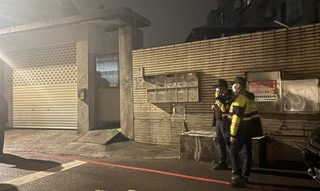 北捷傷人案　張文父母返家、警方進屋蒐證