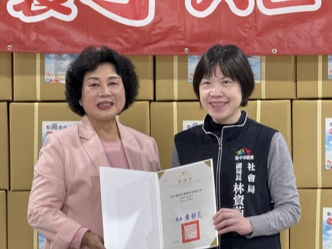 兒時曾盼人點燈 台中企業主長年助弱