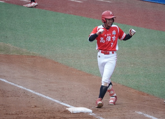 新北U18動漫迷馬佑嘉燃燒內心　3打點助高雄奪季軍 | 華視新聞