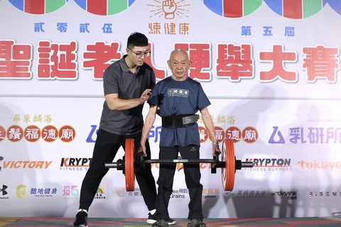 拒向病魔低頭 7旬男練硬舉奪回生活自主權