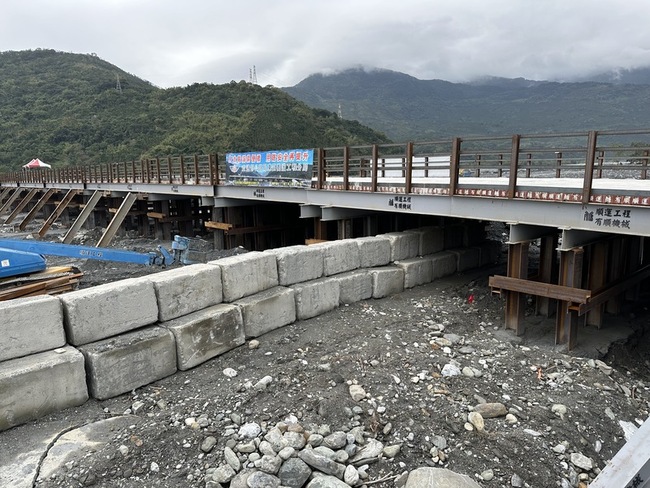馬太鞍溪鋼便橋  陳世凱：提前於115年元旦通車 | 華視新聞