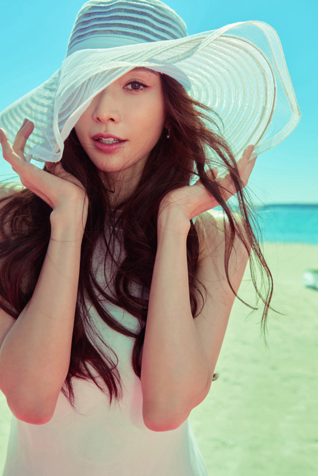 登「洋基工程籃球隊」主場  林志玲喊看球送年曆