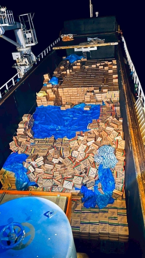 涉走私市價逾億元私菸進興達港  船長等5人遭起訴