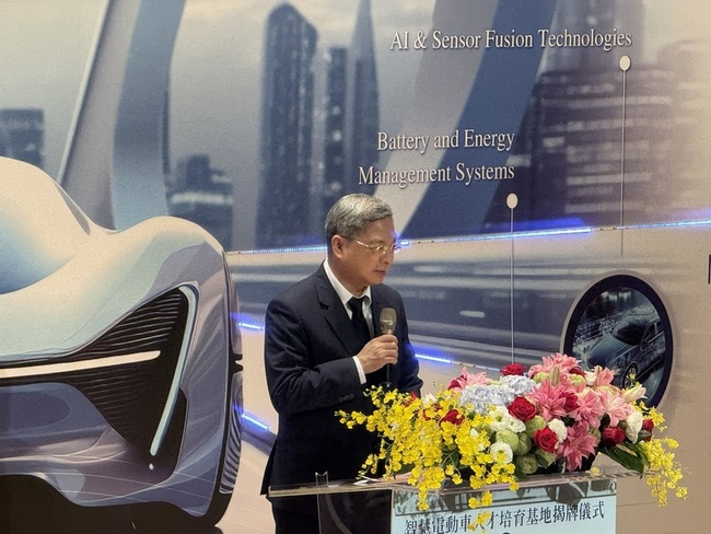 龔明鑫：台灣不只有半導體　電動車產業迎頭趕上 | 華視新聞