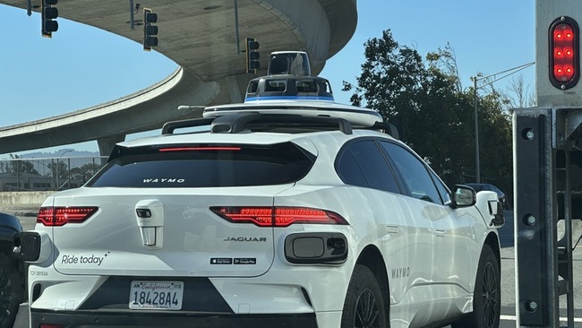 舊金山大停電Waymo停擺  專家：無人駕駛尚不及人類 | 華視新聞