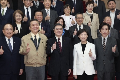 藍白提彈劾　卓榮泰：政院經發會才對國家最有幫助