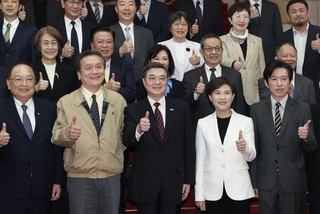 藍白提彈劾　卓榮泰：政院經發會才對國家最有幫助